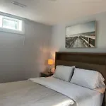 Cozy Two Bedrooms Suite