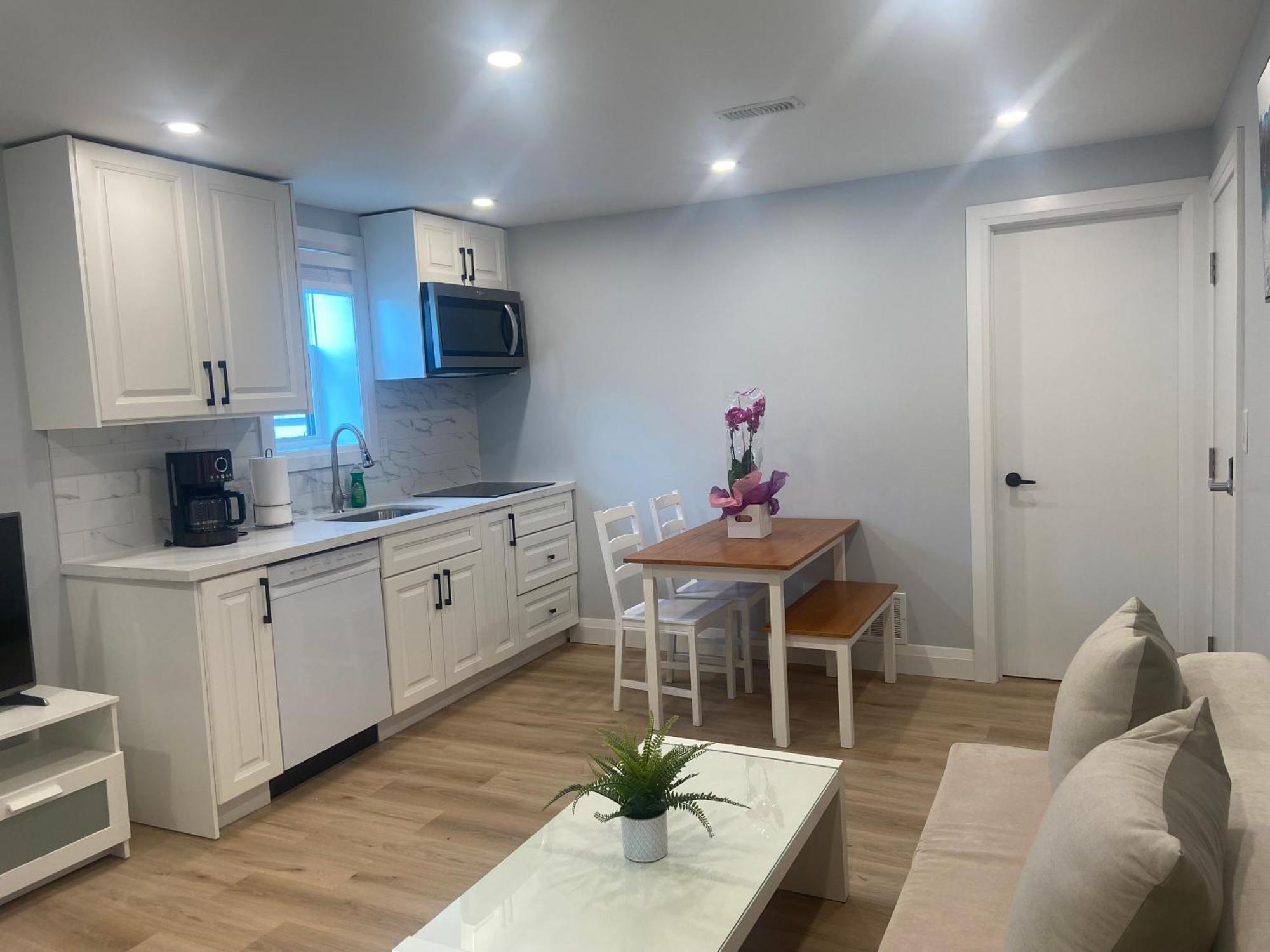Cozy Two Bedrooms Apartment Niagara Falls