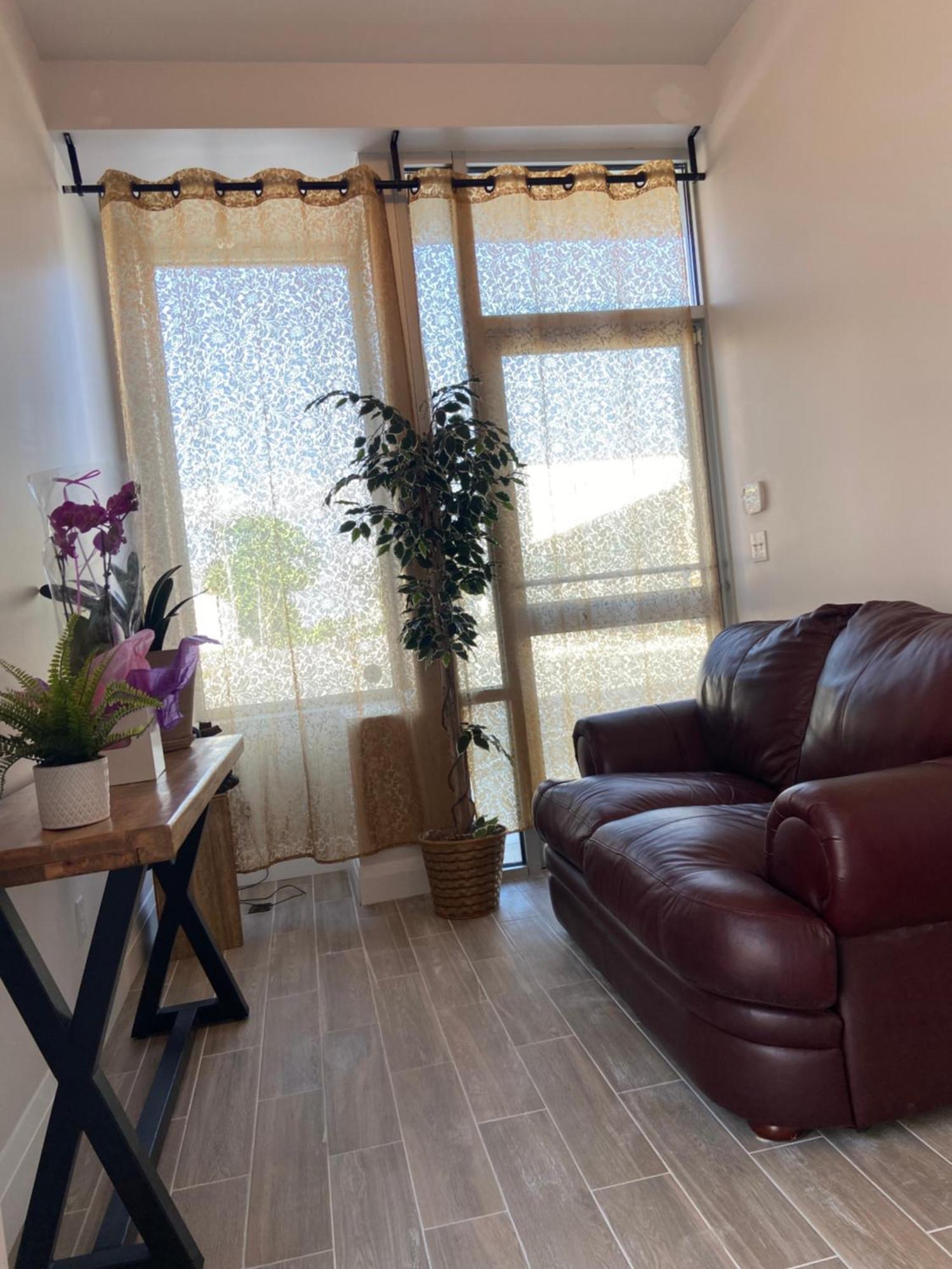 Apartment Cozy Two Bedrooms *