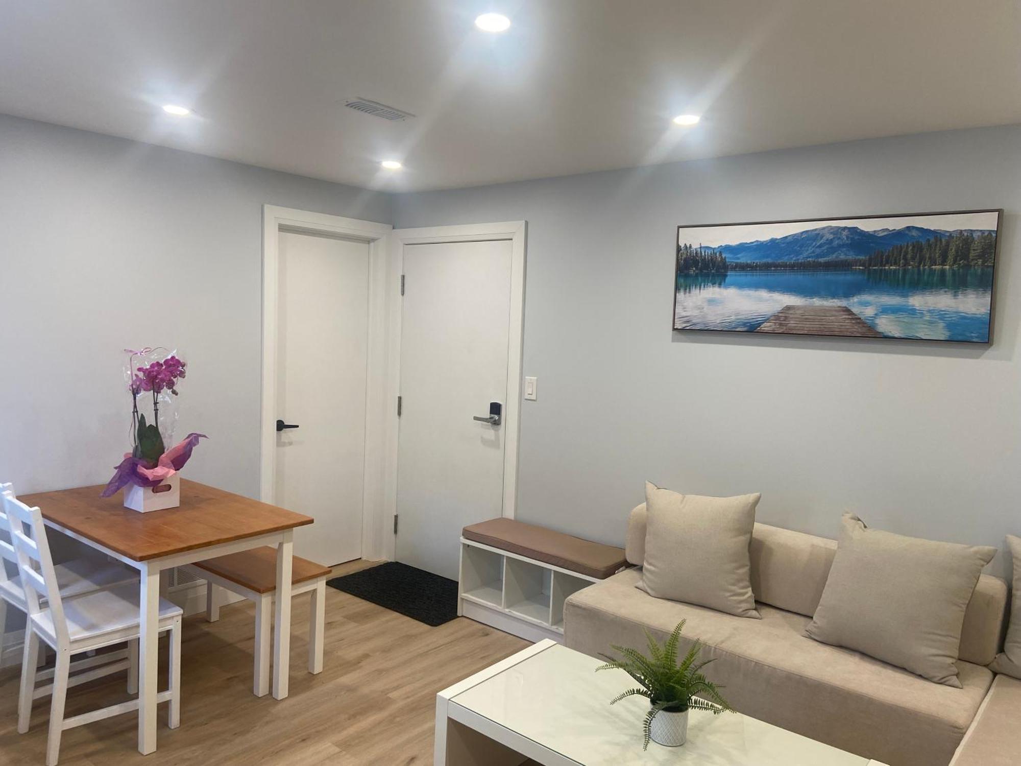 Cozy Two Bedrooms * Niagara Falls